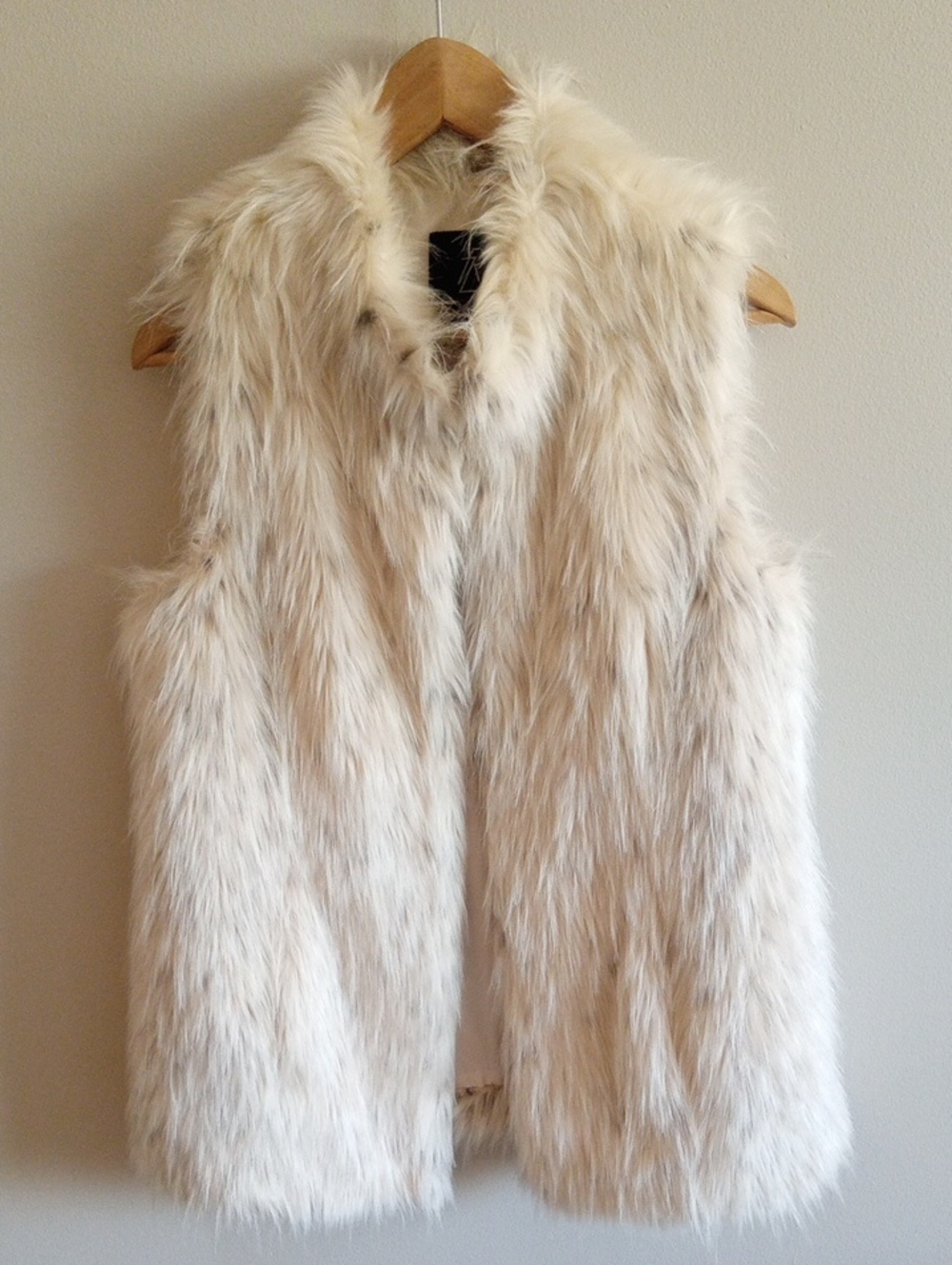 Rachel Zoe Ivory Faux Fur Sleeveless Vest Size Small